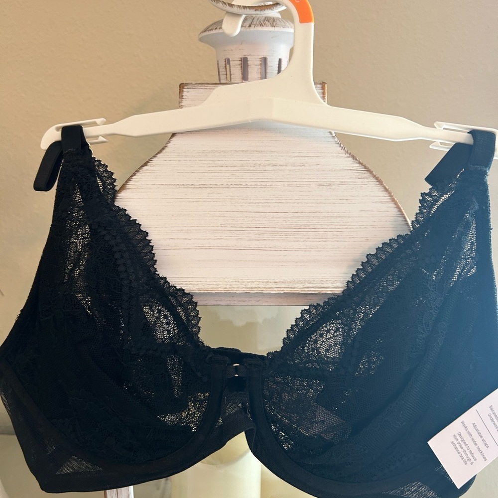 Black lace bra